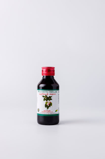 Bottle of Puluvettu Thylam